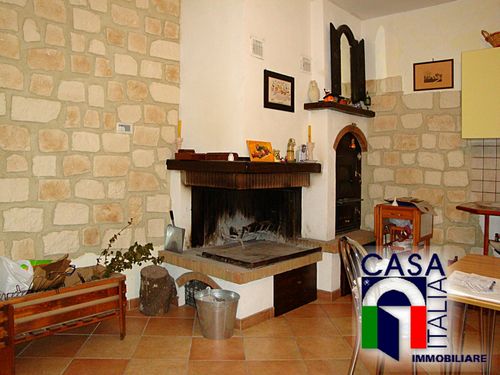taverna con camino e forno a legna